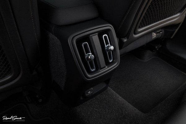 Volvo XC40 Recharge Twin Ultimate 78 kWh | Zwenkbare trekhaak | Panorama dak | Adaptieve cruise | Blis | Memory | Harman Kardon |