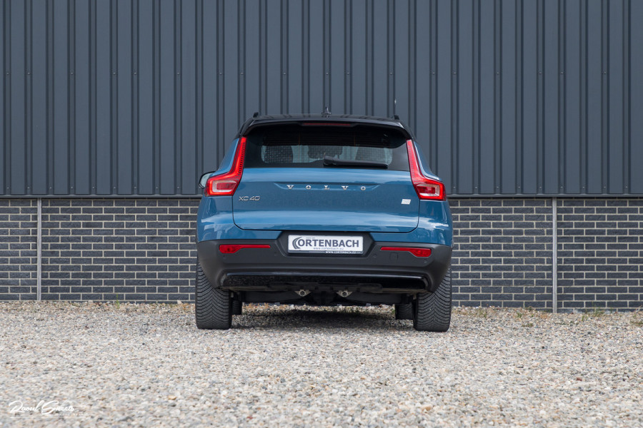 Volvo XC40 Recharge Twin Ultimate 78 kWh | Zwenkbare trekhaak | Panorama dak | Adaptieve cruise | Blis | Memory | Harman Kardon |