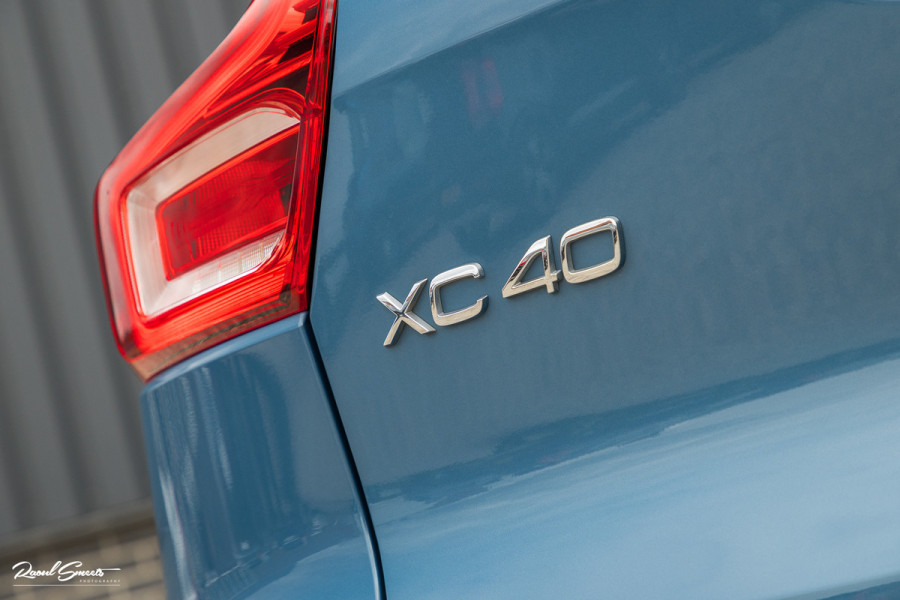 Volvo XC40 Recharge Twin Ultimate 78 kWh | Zwenkbare trekhaak | Panorama dak | Adaptieve cruise | Blis | Memory | Harman Kardon |