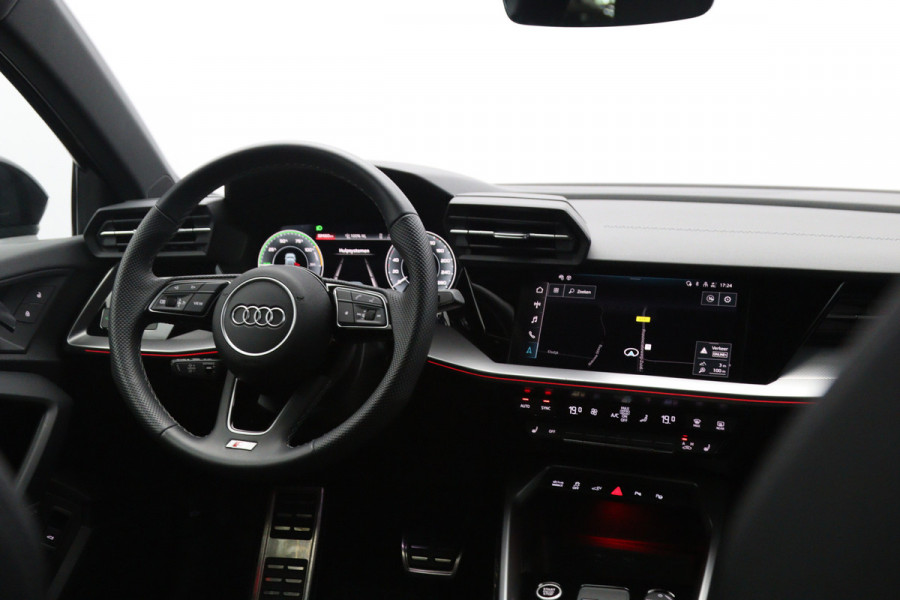 Audi A3 Sportback 45 TFSI e 245 PK S-Line Edition Competition PHEV, Camera, Sfeerverlichting, RS-Sportstoelen, Winterpakket, Carplay
