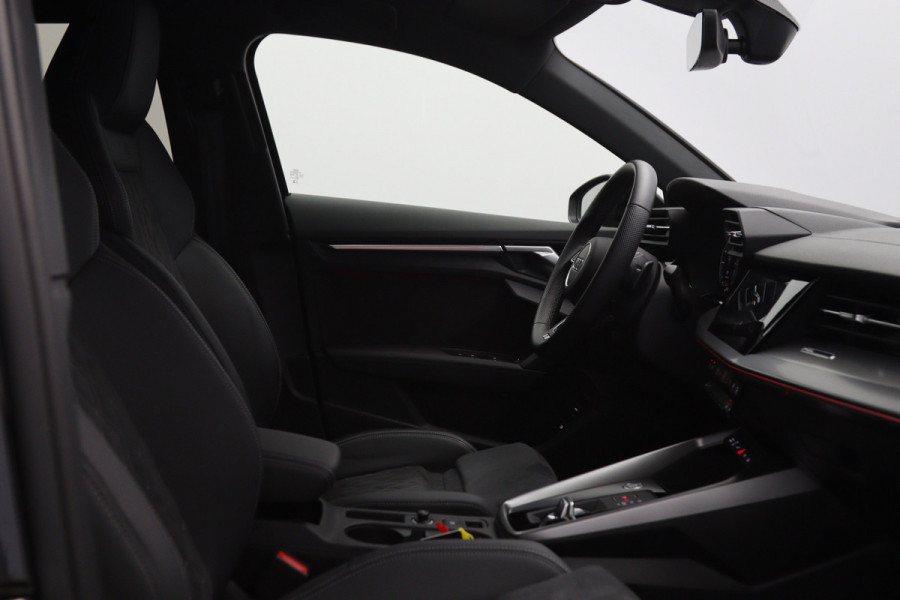 Audi A3 Sportback 45 TFSI e 245 PK S-Line Edition Competition PHEV, Camera, Sfeerverlichting, RS-Sportstoelen, Winterpakket, Carplay