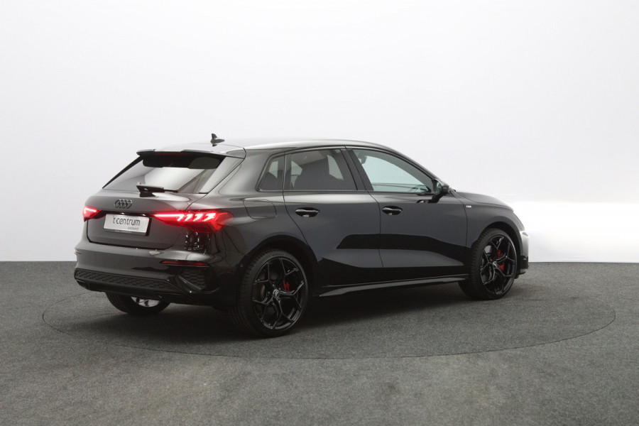 Audi A3 Sportback 45 TFSI e 245 PK S-Line Edition Competition PHEV, Camera, Sfeerverlichting, RS-Sportstoelen, Winterpakket, Carplay