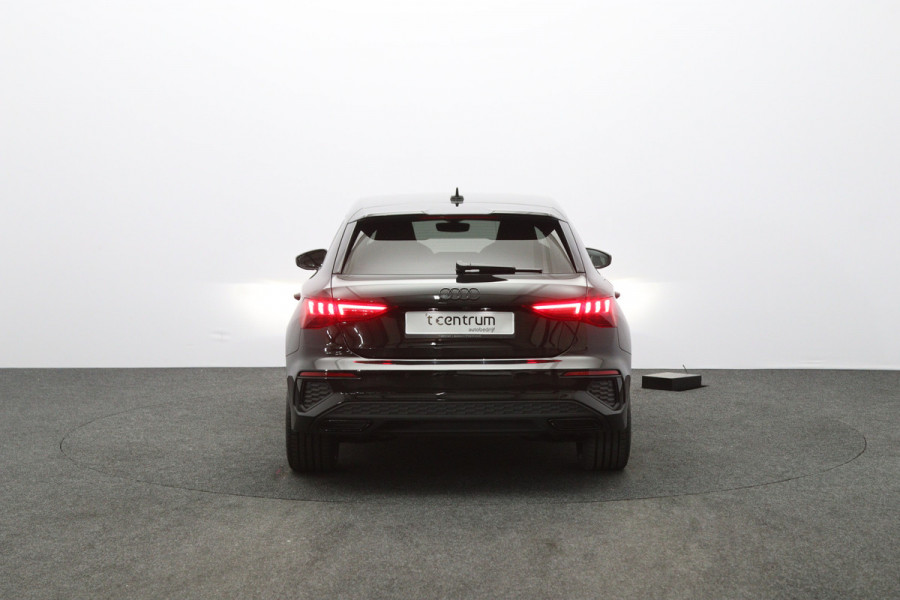Audi A3 Sportback 45 TFSI e 245 PK S-Line Edition Competition PHEV, Camera, Sfeerverlichting, RS-Sportstoelen, Winterpakket, Carplay