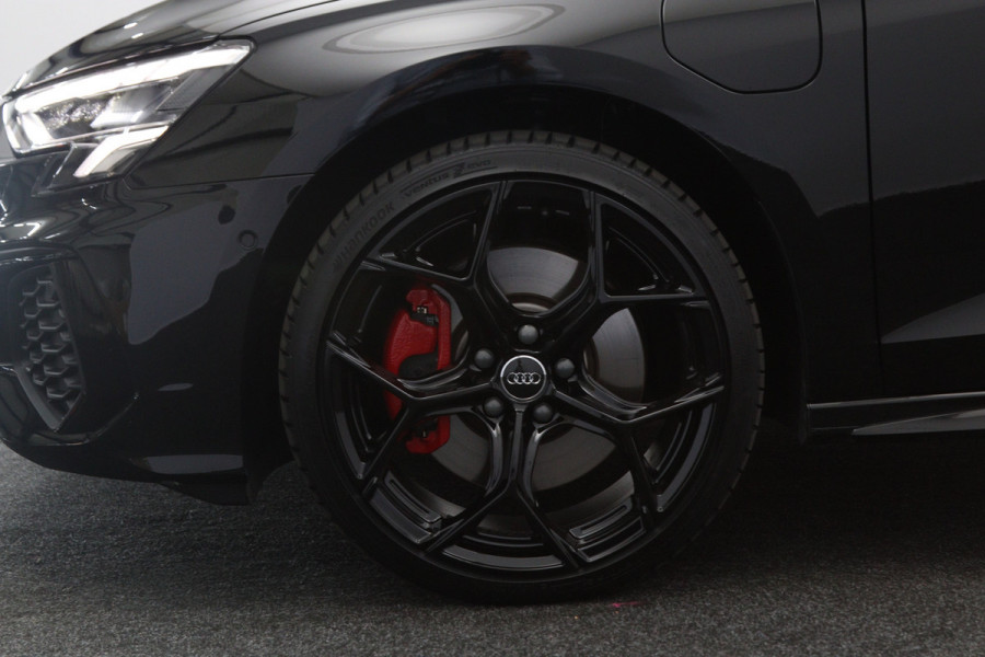 Audi A3 Sportback 45 TFSI e 245 PK S-Line Edition Competition PHEV, Camera, Sfeerverlichting, RS-Sportstoelen, Winterpakket, Carplay