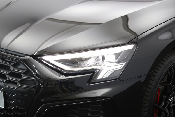 Audi A3 Sportback 45 TFSI e 245 PK S-Line Edition Competition PHEV, Camera, Sfeerverlichting, RS-Sportstoelen, Winterpakket, Carplay