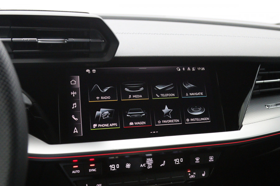 Audi A3 Sportback 45 TFSI e 245 PK S-Line Edition Competition PHEV, Camera, Sfeerverlichting, RS-Sportstoelen, Winterpakket, Carplay