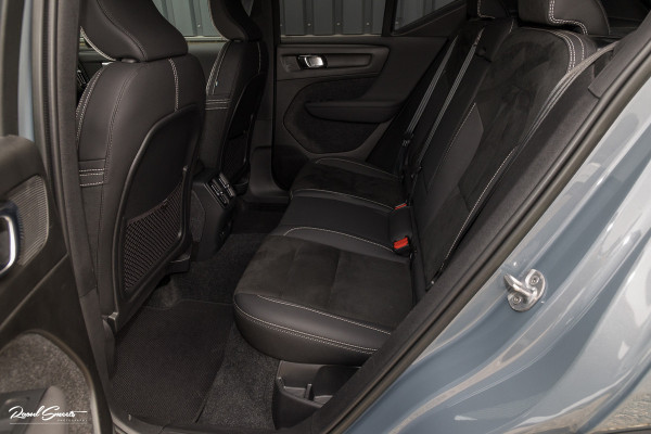 Volvo XC40 Recharge Plus 70 kWh | Adaptieve cruise | Blis | 20 Inch | Leder/Alcantara |
