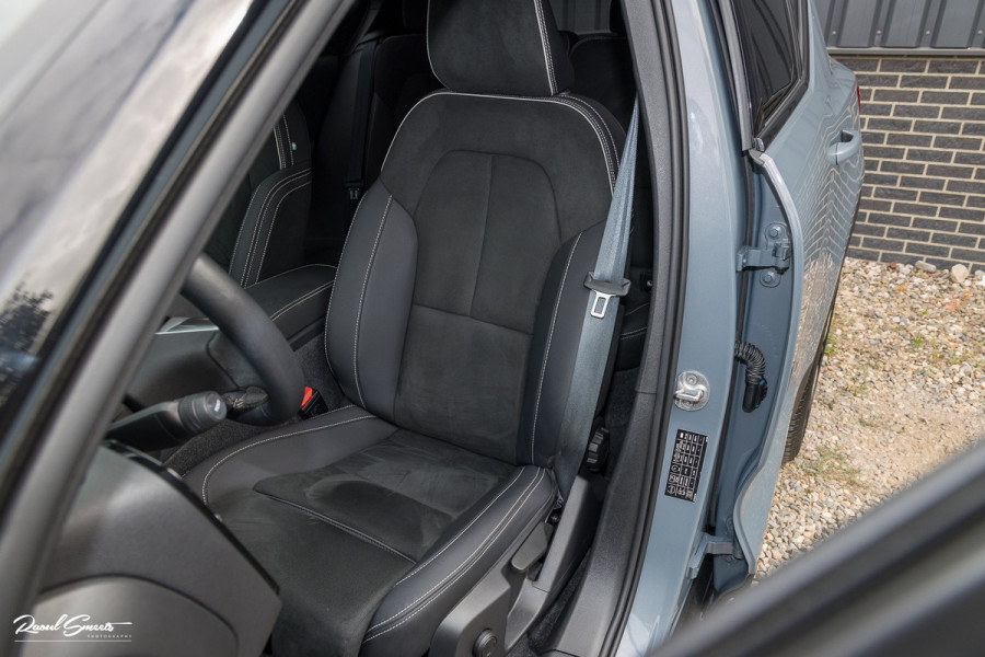Volvo XC40 Recharge Plus 70 kWh | Adaptieve cruise | Blis | 20 Inch | Leder/Alcantara |