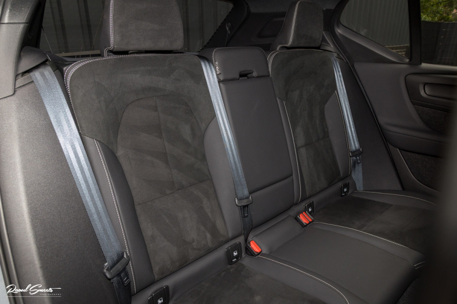 Volvo XC40 Recharge Plus 70 kWh | Adaptieve cruise | Blis | 20 Inch | Leder/Alcantara |