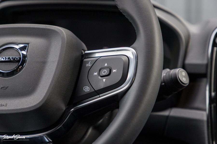 Volvo XC40 Recharge Plus 70 kWh | Adaptieve cruise | Blis | 20 Inch | Leder/Alcantara |