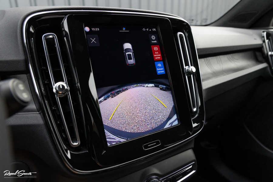 Volvo XC40 Recharge Plus 70 kWh | Adaptieve cruise | Blis | 20 Inch | Leder/Alcantara |