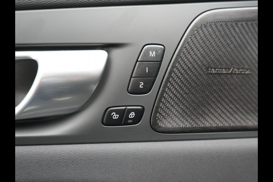 Volvo XC60 T6 PHEV AWD R-Design 350pk Dealer O.H | Trekhaak Af Fabriek | Panodak | Adaptive Cruise | Harman / Kardon | Camera | Lederen Sportstoelen Memory & Verwarmd | Keyless | Apple Carplay | Pilot Assist | Google Assistant & Maps | Stuurverwarming | Virtual | Navigatie | DAB | 20"L.M | Plug In Hybrid |
