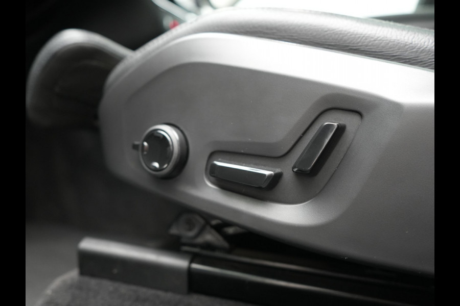 Volvo XC60 T6 PHEV AWD R-Design 350pk Dealer O.H | Trekhaak Af Fabriek | Panodak | Adaptive Cruise | Harman / Kardon | Camera | Lederen Sportstoelen Memory & Verwarmd | Keyless | Apple Carplay | Pilot Assist | Google Assistant & Maps | Stuurverwarming | Virtual | Navigatie | DAB | 20"L.M | Plug In Hybrid |