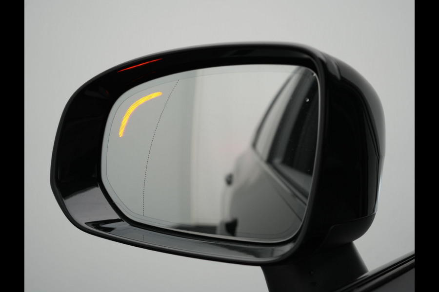 Volvo XC60 T6 PHEV AWD R-Design 350pk Dealer O.H | Trekhaak Af Fabriek | Panodak | Adaptive Cruise | Harman / Kardon | Camera | Lederen Sportstoelen Memory & Verwarmd | Keyless | Apple Carplay | Pilot Assist | Google Assistant & Maps | Stuurverwarming | Virtual | Navigatie | DAB | 20"L.M | Plug In Hybrid |