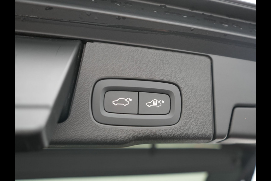 Volvo XC60 T6 PHEV AWD R-Design 350pk Dealer O.H | Trekhaak Af Fabriek | Panodak | Adaptive Cruise | Harman / Kardon | Camera | Lederen Sportstoelen Memory & Verwarmd | Keyless | Apple Carplay | Pilot Assist | Google Assistant & Maps | Stuurverwarming | Virtual | Navigatie | DAB | 20"L.M | Plug In Hybrid |