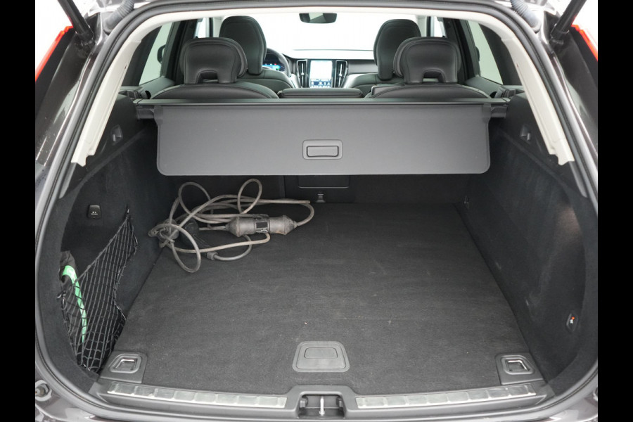 Volvo XC60 T6 PHEV AWD R-Design 350pk Dealer O.H | Trekhaak Af Fabriek | Panodak | Adaptive Cruise | Harman / Kardon | Camera | Lederen Sportstoelen Memory & Verwarmd | Keyless | Apple Carplay | Pilot Assist | Google Assistant & Maps | Stuurverwarming | Virtual | Navigatie | DAB | 20"L.M | Plug In Hybrid |