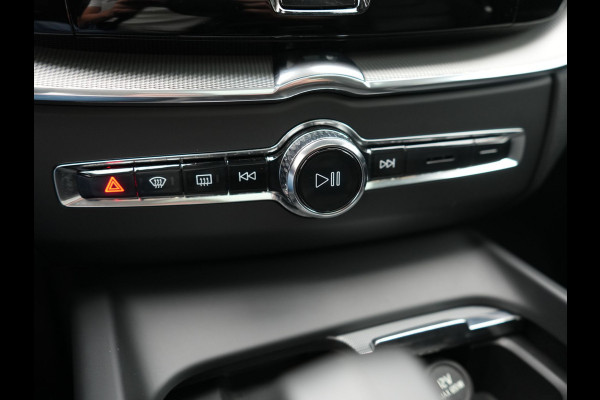 Volvo XC60 T6 PHEV AWD R-Design 350pk Dealer O.H | Trekhaak Af Fabriek | Panodak | Adaptive Cruise | Harman / Kardon | Camera | Lederen Sportstoelen Memory & Verwarmd | Keyless | Apple Carplay | Pilot Assist | Google Assistant & Maps | Stuurverwarming | Virtual | Navigatie | DAB | 20"L.M | Plug In Hybrid |