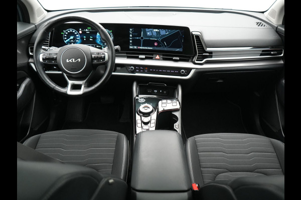 Kia Sportage 1.6 T-GDi Spirit PHEV 266pk Dealer O.H | Panodak | Adaptive Cruise | 360 Camera | Sportstoelen Verwarmd | Apple Carplay | Keyless | BLIS | Stuurverwarming | Pilot Assist | Virtual | Navigatie | DAB | 19"L.M | Plug In Hybrid |