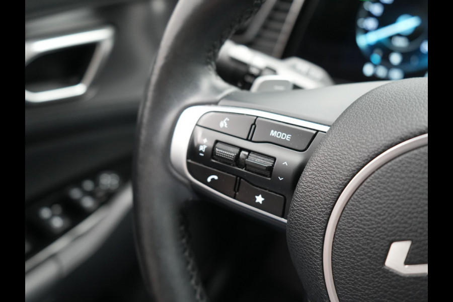Kia Sportage 1.6 T-GDi Spirit PHEV 266pk Dealer O.H | Panodak | Adaptive Cruise | 360 Camera | Sportstoelen Verwarmd | Apple Carplay | Keyless | BLIS | Stuurverwarming | Pilot Assist | Virtual | Navigatie | DAB | 19"L.M | Plug In Hybrid |