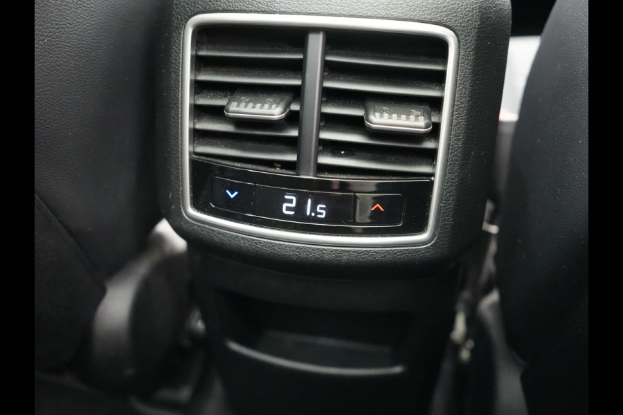 Kia Sportage 1.6 T-GDi Spirit PHEV 266pk Dealer O.H | Panodak | Adaptive Cruise | 360 Camera | Sportstoelen Verwarmd | Apple Carplay | Keyless | BLIS | Stuurverwarming | Pilot Assist | Virtual | Navigatie | DAB | 19"L.M | Plug In Hybrid |