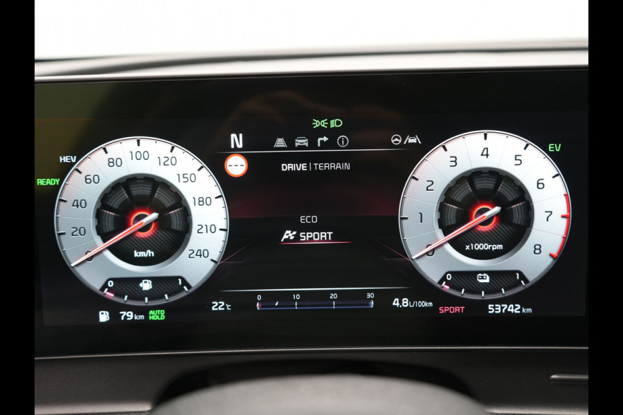 Kia Sportage 1.6 T-GDi Spirit PHEV 266pk Dealer O.H | Panodak | Adaptive Cruise | 360 Camera | Sportstoelen Verwarmd | Apple Carplay | Keyless | BLIS | Stuurverwarming | Pilot Assist | Virtual | Navigatie | DAB | 19"L.M | Plug In Hybrid |