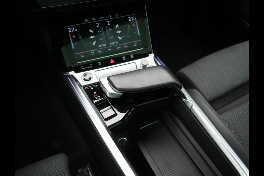 Audi e-tron Sportback 55 quattro S Line 95 kWh 408pk Dealer O.H | Trekhaak Afn. | Adaptive Cruise | Camera | Bang & Olufsen | Alcantara Sportstoelen Memory & Verwarmd | Keyless | Apple Carplay | BLIS | Navigatie | Virtual | DAB | 21"L.M |