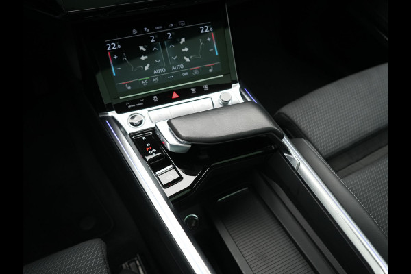 Audi e-tron Sportback 55 quattro S Line 95 kWh 408pk Dealer O.H | Trekhaak Afn. | Adaptive Cruise | Camera | Bang & Olufsen | Alcantara Sportstoelen Memory & Verwarmd | Keyless | Apple Carplay | BLIS | Navigatie | Virtual | DAB | 21"L.M |