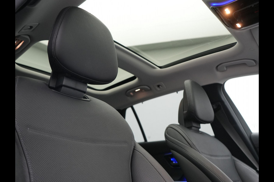 Mercedes-Benz C-Klasse Estate 300 e Avantgarde 313pk Dealer O.H | Trekhaak Af Fabriek | Panodak | Adaptive Cruise | 360 Camera | Digital LED | Lederen Sportstoelen Memory & Ventilatie | Keyless | Apple Carplay | Stoelverwarming | Pilot Assist | Stuurverwarming | Virtual | Sfeerverlichting | Navigatie | DAB | 18"L.M | Plug In Hybrid |