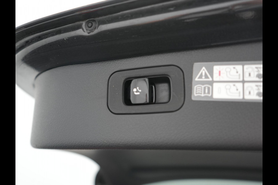 Mercedes-Benz C-Klasse Estate 300 e Avantgarde 313pk Dealer O.H | Trekhaak Af Fabriek | Panodak | Adaptive Cruise | 360 Camera | Digital LED | Lederen Sportstoelen Memory & Ventilatie | Keyless | Apple Carplay | Stoelverwarming | Pilot Assist | Stuurverwarming | Virtual | Sfeerverlichting | Navigatie | DAB | 18"L.M | Plug In Hybrid |