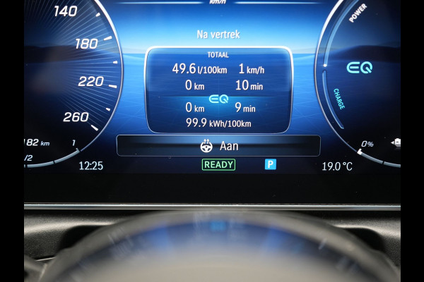 Mercedes-Benz C-Klasse Estate 300 e Avantgarde 313pk Dealer O.H | Trekhaak Af Fabriek | Panodak | Adaptive Cruise | 360 Camera | Digital LED | Lederen Sportstoelen Memory & Ventilatie | Keyless | Apple Carplay | Stoelverwarming | Pilot Assist | Stuurverwarming | Virtual | Sfeerverlichting | Navigatie | DAB | 18"L.M | Plug In Hybrid |