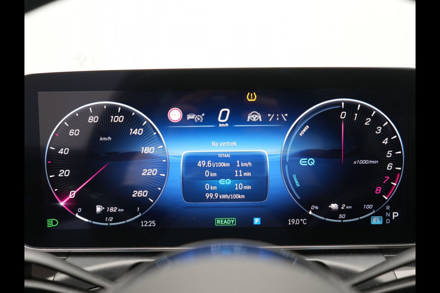 Mercedes-Benz C-Klasse Estate 300 e Avantgarde 313pk Dealer O.H | Trekhaak Af Fabriek | Panodak | Adaptive Cruise | 360 Camera | Digital LED | Lederen Sportstoelen Memory & Ventilatie | Keyless | Apple Carplay | Stoelverwarming | Pilot Assist | Stuurverwarming | Virtual | Sfeerverlichting | Navigatie | DAB | 18"L.M | Plug In Hybrid |