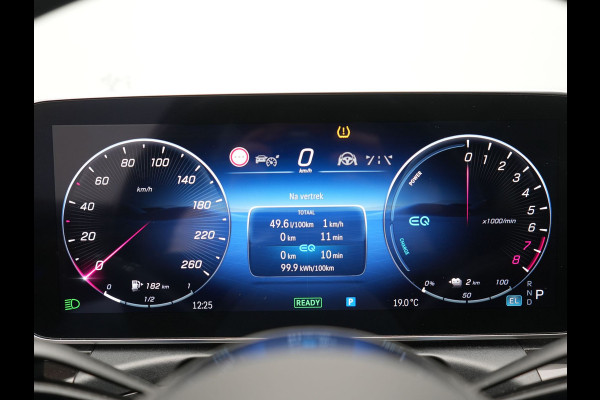 Mercedes-Benz C-Klasse Estate 300 e Avantgarde 313pk Dealer O.H | Trekhaak Af Fabriek | Panodak | Adaptive Cruise | 360 Camera | Digital LED | Lederen Sportstoelen Memory & Ventilatie | Keyless | Apple Carplay | Stoelverwarming | Pilot Assist | Stuurverwarming | Virtual | Sfeerverlichting | Navigatie | DAB | 18"L.M | Plug In Hybrid |