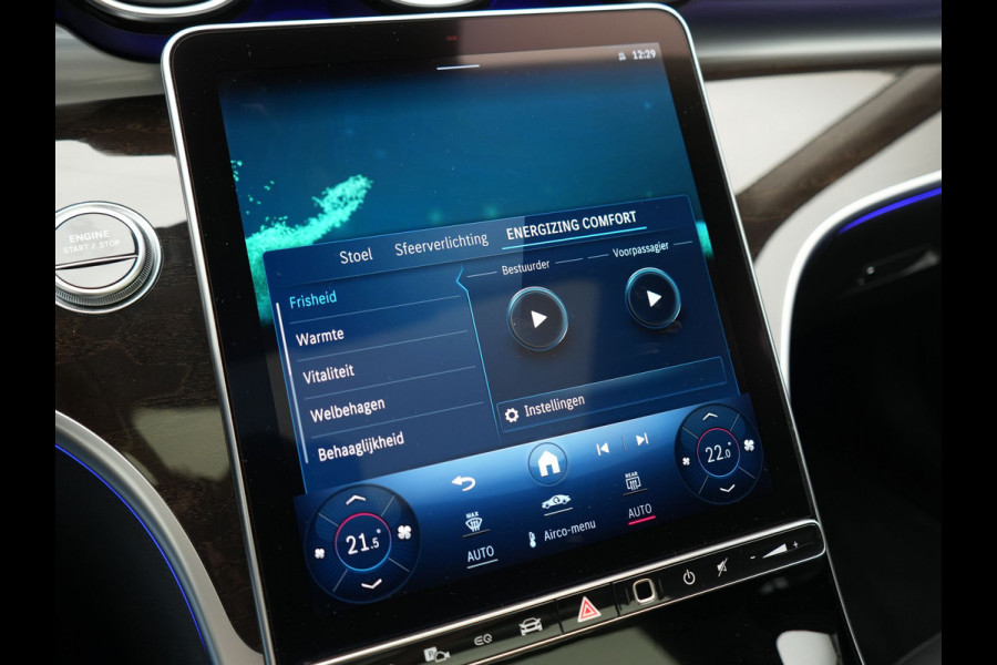 Mercedes-Benz C-Klasse Estate 300 e Avantgarde 313pk Dealer O.H | Trekhaak Af Fabriek | Panodak | Adaptive Cruise | 360 Camera | Digital LED | Lederen Sportstoelen Memory & Ventilatie | Keyless | Apple Carplay | Stoelverwarming | Pilot Assist | Stuurverwarming | Virtual | Sfeerverlichting | Navigatie | DAB | 18"L.M | Plug In Hybrid |