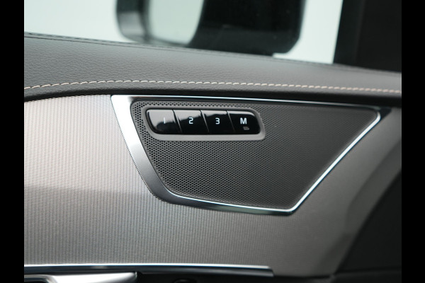 Volvo XC90 T8 Recharge AWD R-Design Long Range PHEV 456pk Dealer O.H | Adaptive Cruise | Camera | Lederen Sportstoelen Memory & Verwarmd | Apple Carplay | Keyless | BLIS | Pilot Assist | Stuurverwarming | Virtual | Navigatie | DAB | 20"L.M | Plug In Hybrid |