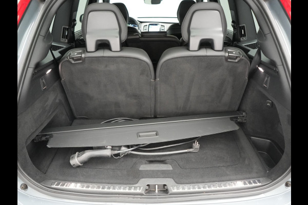Volvo XC90 T8 Recharge AWD R-Design Long Range PHEV 456pk Dealer O.H | Adaptive Cruise | Camera | Lederen Sportstoelen Memory & Verwarmd | Apple Carplay | Keyless | BLIS | Pilot Assist | Stuurverwarming | Virtual | Navigatie | DAB | 20"L.M | Plug In Hybrid |