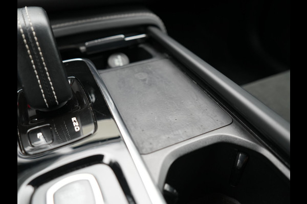 Volvo XC90 T8 Recharge AWD R-Design Long Range PHEV 456pk Dealer O.H | Adaptive Cruise | Camera | Lederen Sportstoelen Memory & Verwarmd | Apple Carplay | Keyless | BLIS | Pilot Assist | Stuurverwarming | Virtual | Navigatie | DAB | 20"L.M | Plug In Hybrid |