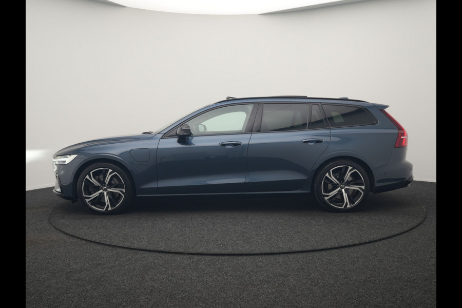 Volvo V60 T6 PHEV AWD Plus Dark Long Range 350pk Dealer O.H | Trekhaak Af Fabriek | Panodak | Adaptive Cruise | 360 Camera | Sportstoelen Memory & Verwarmd | Keyless | Apple Carplay | Pilot Assist | Stuurverwarming | Google Assistant & Maps | Navigatie | Virtual | DAB | 19"L.M | Plug In Hybrid |