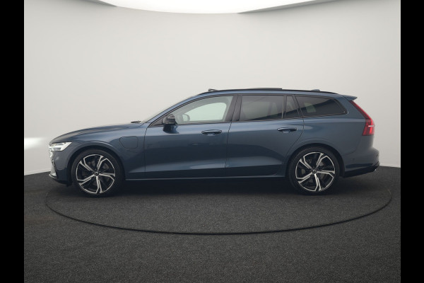 Volvo V60 T6 PHEV AWD Plus Dark Long Range 350pk Dealer O.H | Trekhaak Af Fabriek | Panodak | Adaptive Cruise | 360 Camera | Sportstoelen Memory & Verwarmd | Keyless | Apple Carplay | Pilot Assist | Stuurverwarming | Google Assistant & Maps | Navigatie | Virtual | DAB | 19"L.M | Plug In Hybrid |