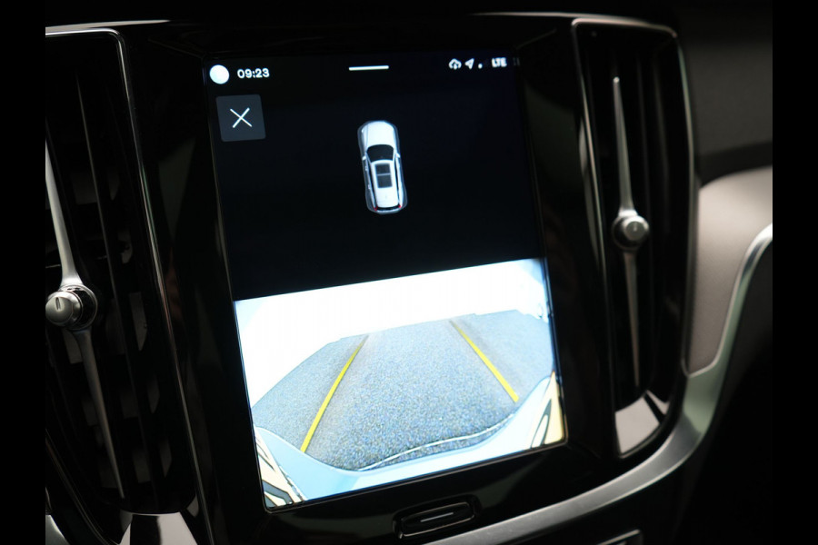 Volvo V60 T6 PHEV AWD Plus Dark Long Range 350pk Dealer O.H | Trekhaak Af Fabriek | Panodak | Adaptive Cruise | 360 Camera | Sportstoelen Memory & Verwarmd | Keyless | Apple Carplay | Pilot Assist | Stuurverwarming | Google Assistant & Maps | Navigatie | Virtual | DAB | 19"L.M | Plug In Hybrid |