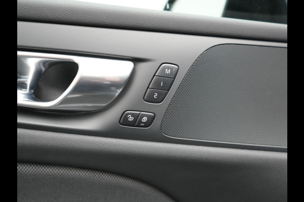 Volvo V60 T6 PHEV AWD Plus Dark Long Range 350pk Dealer O.H | Trekhaak Af Fabriek | Panodak | Adaptive Cruise | 360 Camera | Sportstoelen Memory & Verwarmd | Keyless | Apple Carplay | Pilot Assist | Stuurverwarming | Google Assistant & Maps | Navigatie | Virtual | DAB | 19"L.M | Plug In Hybrid |