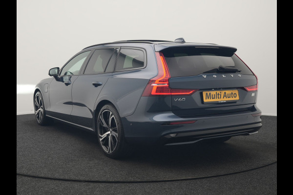 Volvo V60 T6 PHEV AWD Plus Dark Long Range 350pk Dealer O.H | Trekhaak Af Fabriek | Panodak | Adaptive Cruise | 360 Camera | Sportstoelen Memory & Verwarmd | Keyless | Apple Carplay | Pilot Assist | Stuurverwarming | Google Assistant & Maps | Navigatie | Virtual | DAB | 19"L.M | Plug In Hybrid |