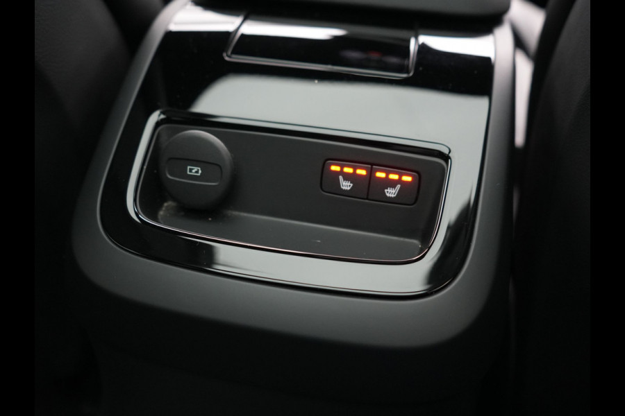 Volvo V60 T6 PHEV AWD Plus Dark Long Range 350pk Dealer O.H | Trekhaak Af Fabriek | Panodak | Adaptive Cruise | 360 Camera | Sportstoelen Memory & Verwarmd | Keyless | Apple Carplay | Pilot Assist | Stuurverwarming | Google Assistant & Maps | Navigatie | Virtual | DAB | 19"L.M | Plug In Hybrid |