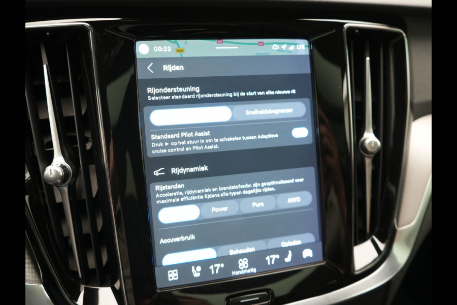 Volvo V60 T6 PHEV AWD Plus Dark Long Range 350pk Dealer O.H | Trekhaak Af Fabriek | Panodak | Adaptive Cruise | 360 Camera | Sportstoelen Memory & Verwarmd | Keyless | Apple Carplay | Pilot Assist | Stuurverwarming | Google Assistant & Maps | Navigatie | Virtual | DAB | 19"L.M | Plug In Hybrid |