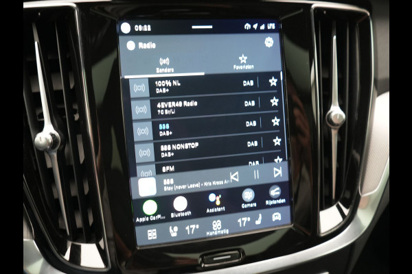 Volvo V60 T6 PHEV AWD Plus Dark Long Range 350pk Dealer O.H | Trekhaak Af Fabriek | Panodak | Adaptive Cruise | 360 Camera | Sportstoelen Memory & Verwarmd | Keyless | Apple Carplay | Pilot Assist | Stuurverwarming | Google Assistant & Maps | Navigatie | Virtual | DAB | 19"L.M | Plug In Hybrid |