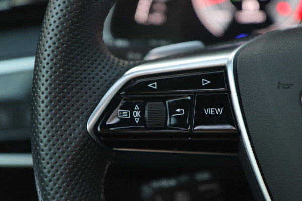 Audi A6 quattro 55 TFSI S-line / PANO / HUD / B&O / ACC / KEYLESS / CAMERA