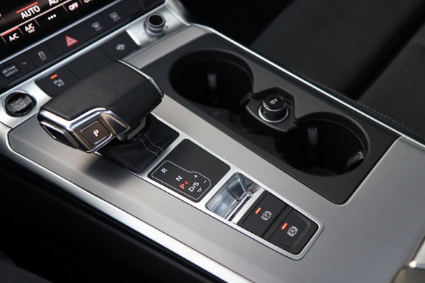 Audi A6 quattro 55 TFSI S-line / PANO / HUD / B&O / ACC / KEYLESS / CAMERA