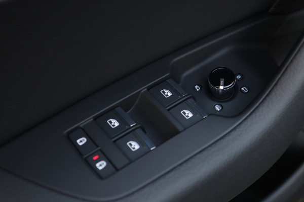 Audi A6 quattro 55 TFSI S-line / PANO / HUD / B&O / ACC / KEYLESS / CAMERA