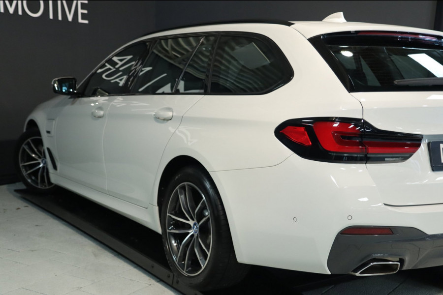 BMW 5 Serie Touring 530e M Sport / PANO / LASER / HUD / ACC / KEYLESS / CAMERA