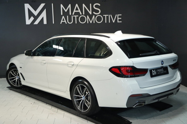 BMW 5 Serie Touring 530e M Sport / PANO / LASER / HUD / ACC / KEYLESS / CAMERA