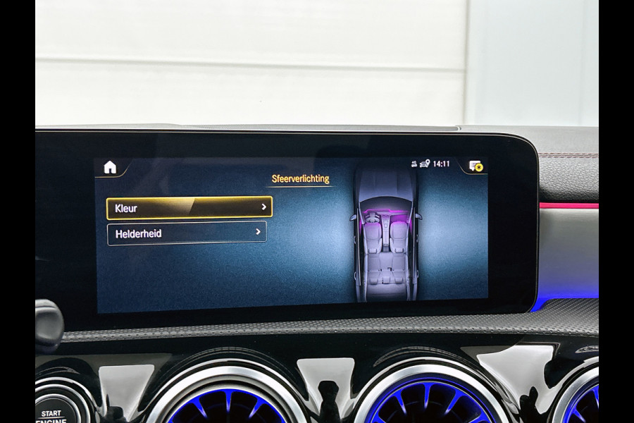 Mercedes-Benz CLA-Klasse 250 Premium Plus AMG-Line (Perfect OndH, Panorama, SfeerV, Camera, Navi, V+A, StoelV, Lane Assist, Etc)